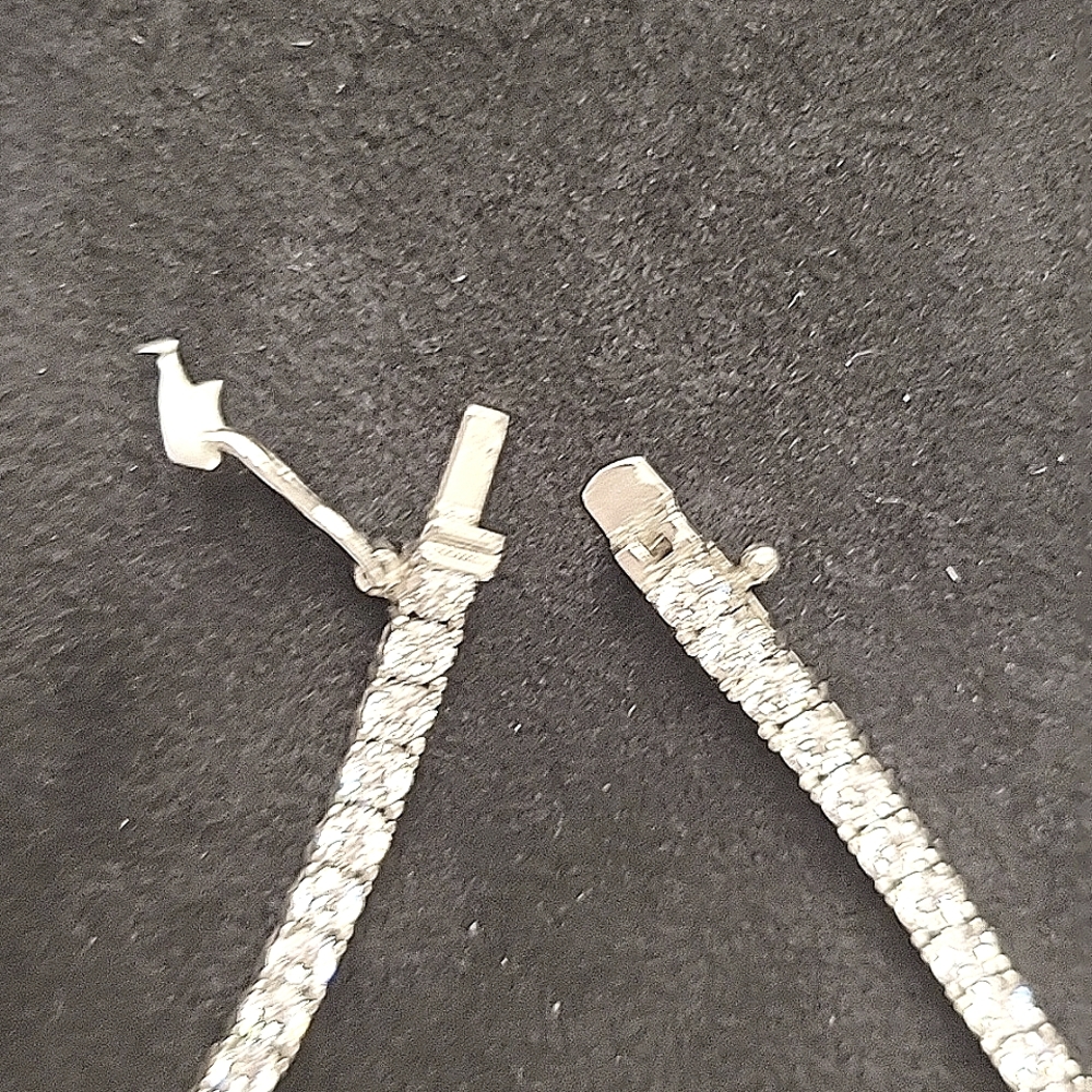 Elegant Silver Necklace - Picture 9 of 14